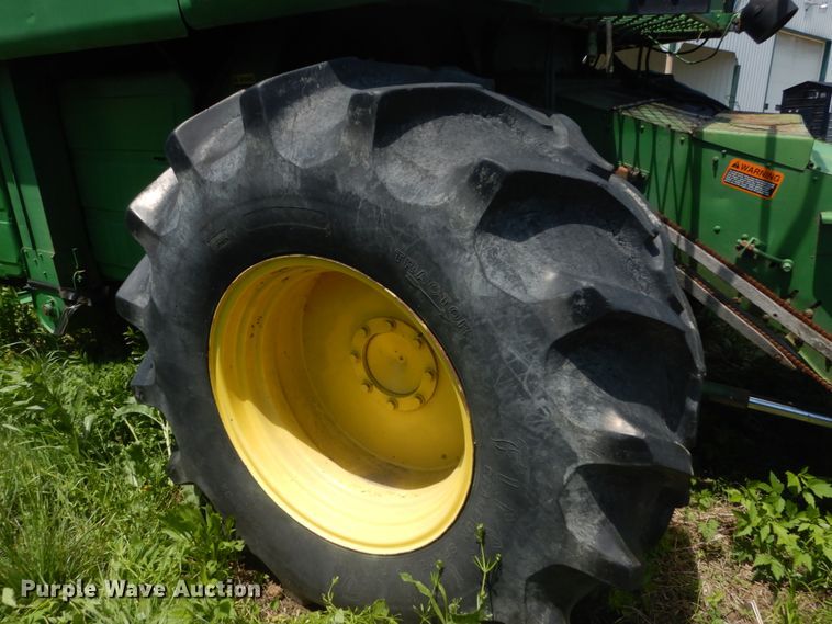 image for item GU9985 John Deere 6620 combine