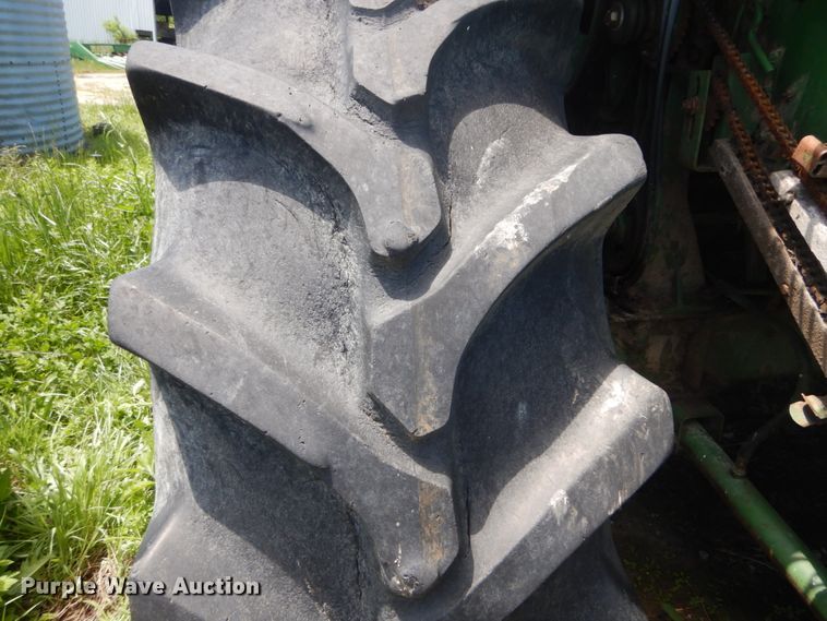 image for item GU9985 John Deere 6620 combine