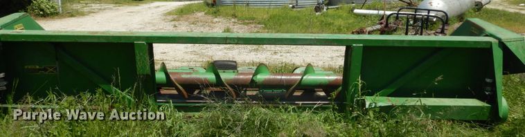 image for item GU9986 John Deere 643 corn head