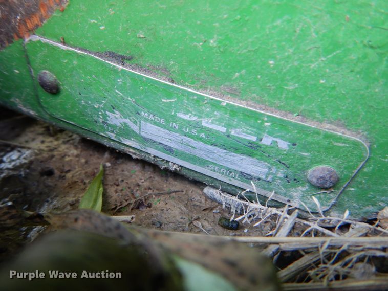 image for item GU9986 John Deere 643 corn head