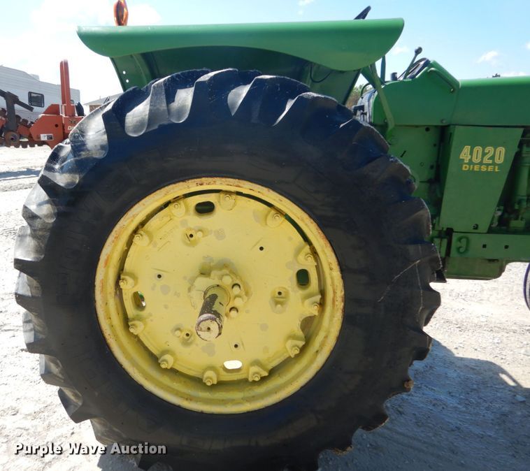 image for item GU9987 1967 John Deere 4020 tractor