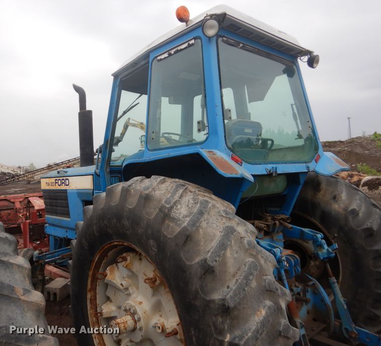 image for item GW9859 Ford TW30 tractor