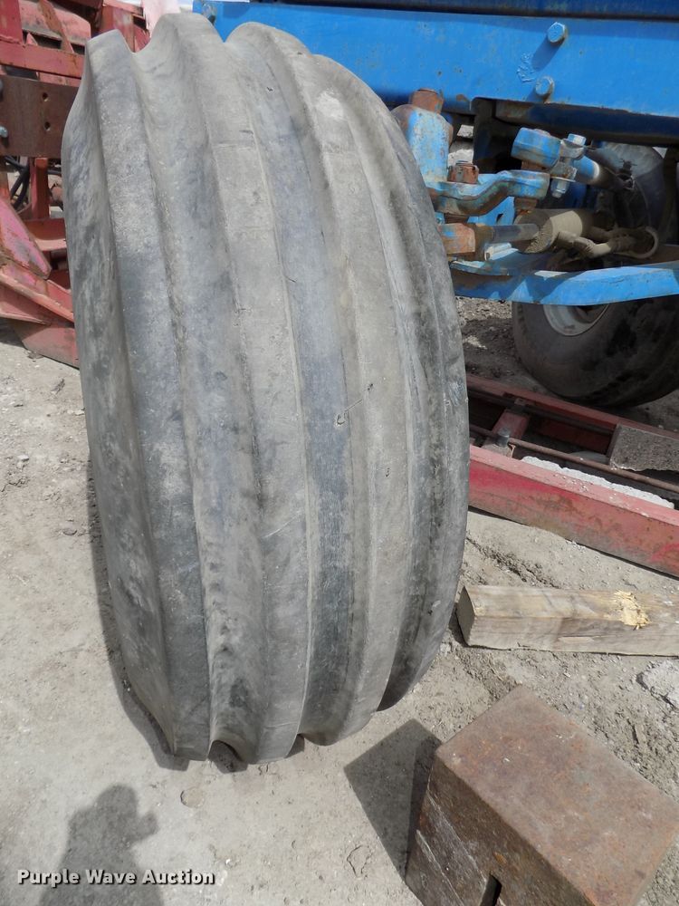 image for item GW9859 Ford TW30 tractor