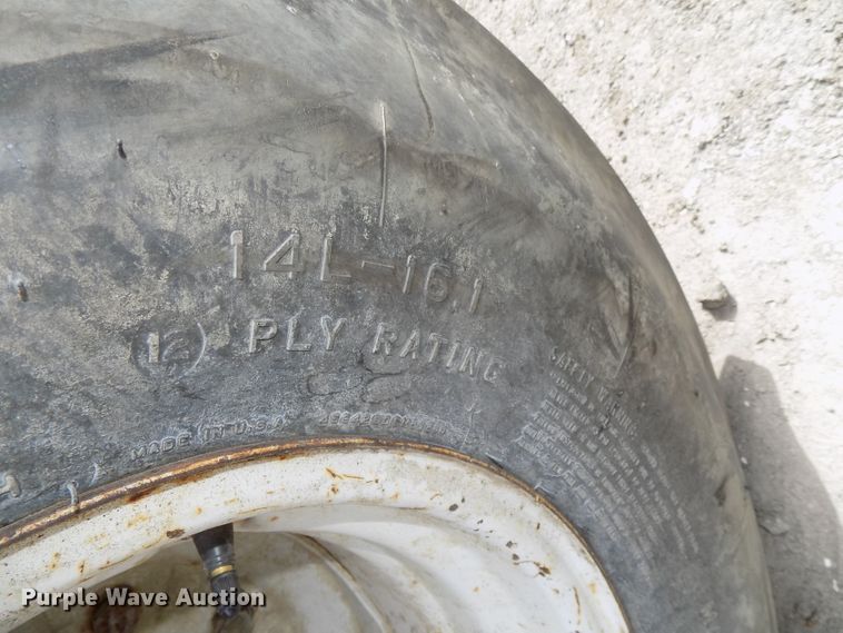 image for item GW9859 Ford TW30 tractor