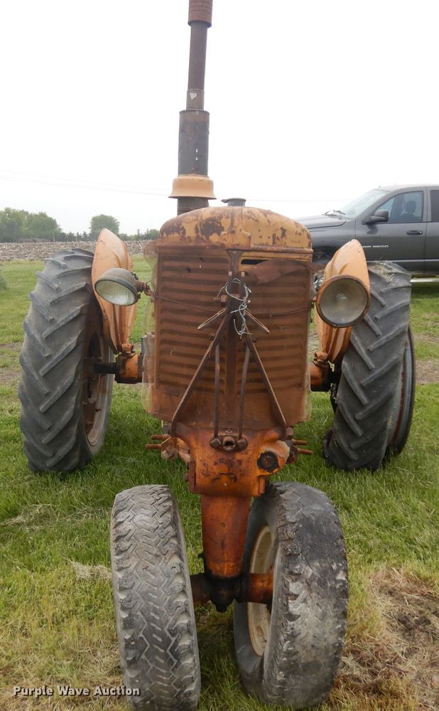 image for item GY9215 Minneapolis Moline 283A tractor