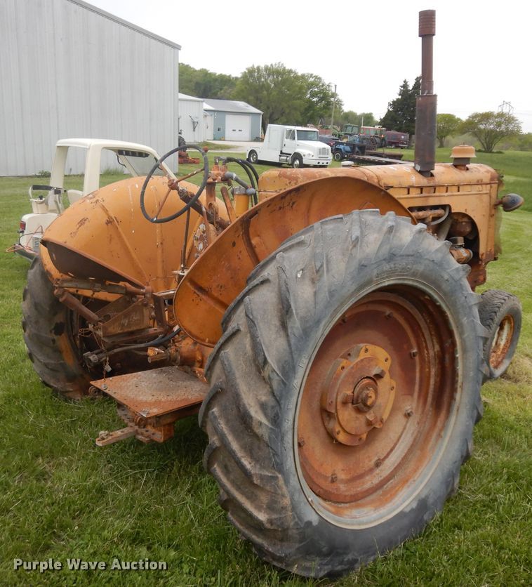 image for item GY9215 Minneapolis Moline 283A tractor