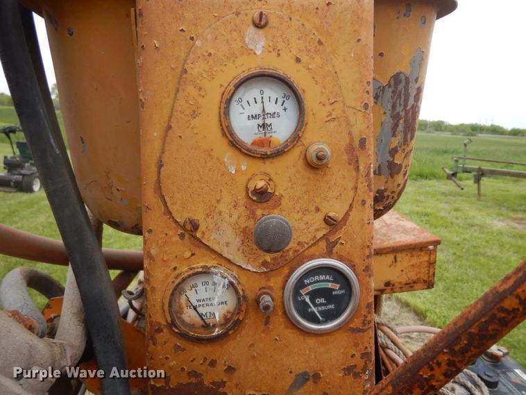 image for item GY9215 Minneapolis Moline 283A tractor