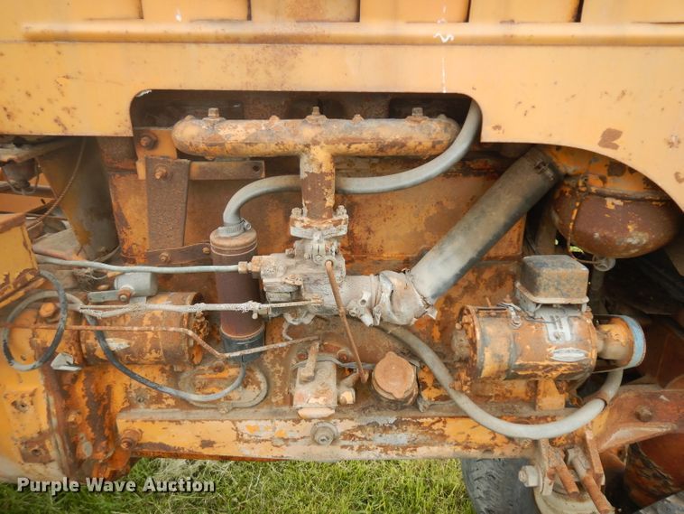 image for item GY9215 Minneapolis Moline 283A tractor