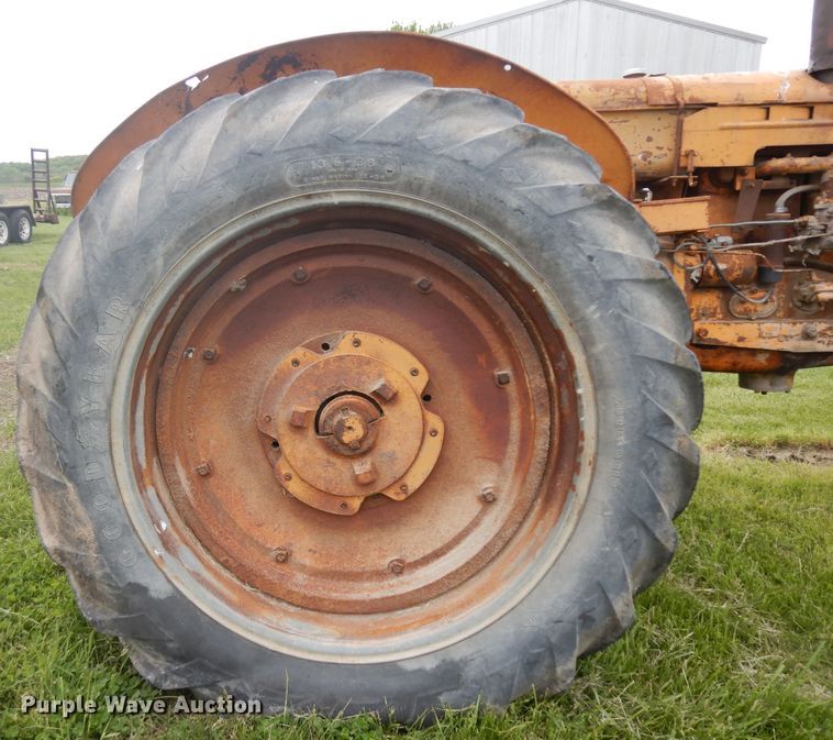 image for item GY9215 Minneapolis Moline 283A tractor