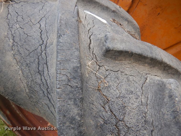 image for item GY9215 Minneapolis Moline 283A tractor