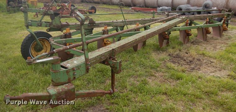 image for item GY9216 Seven bottom plow