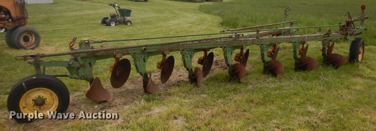 image for item GY9216 Seven bottom plow