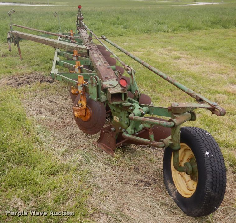 image for item GY9216 Seven bottom plow