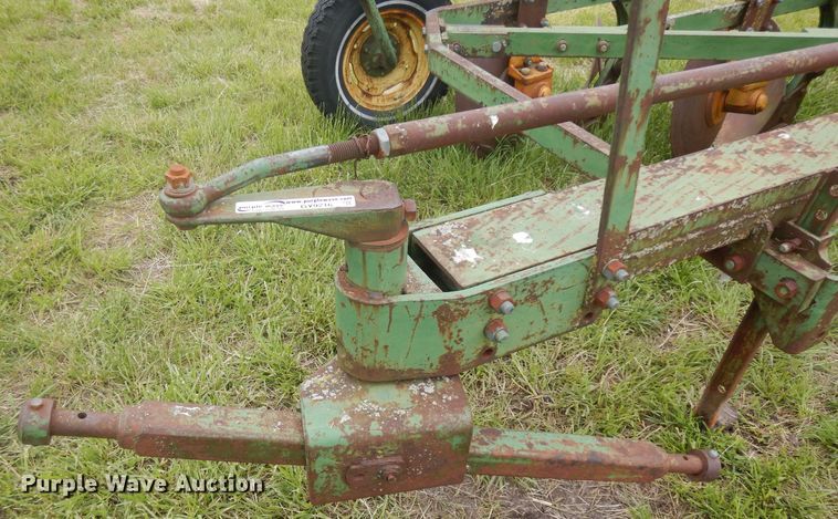 image for item GY9216 Seven bottom plow