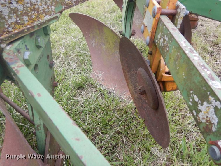 image for item GY9216 Seven bottom plow