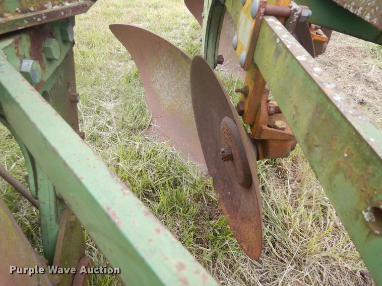 image for item GY9216 Seven bottom plow