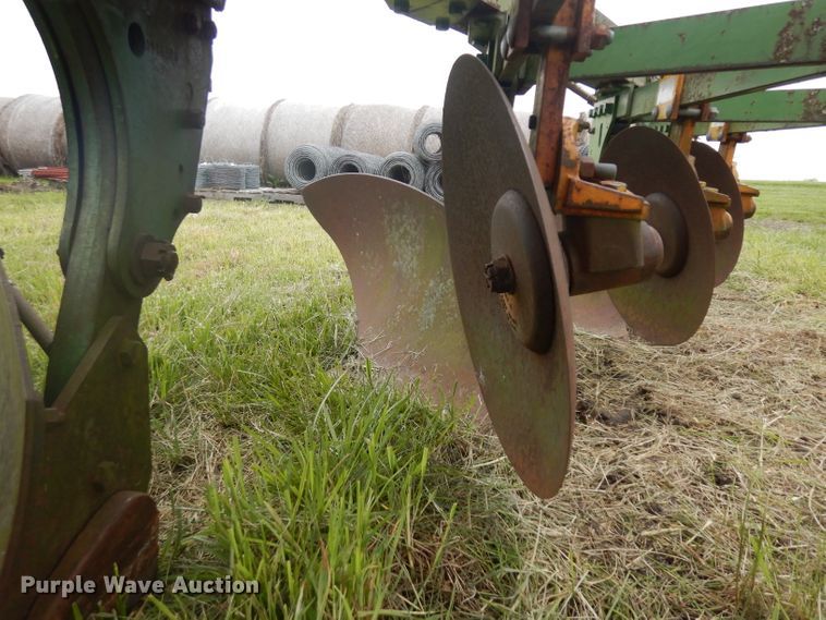 image for item GY9216 Seven bottom plow