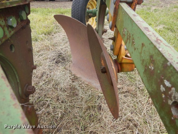 image for item GY9216 Seven bottom plow