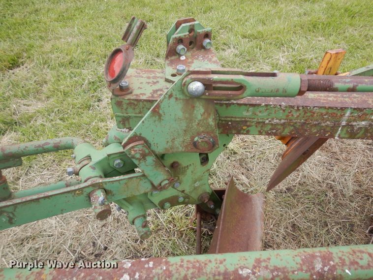 image for item GY9216 Seven bottom plow