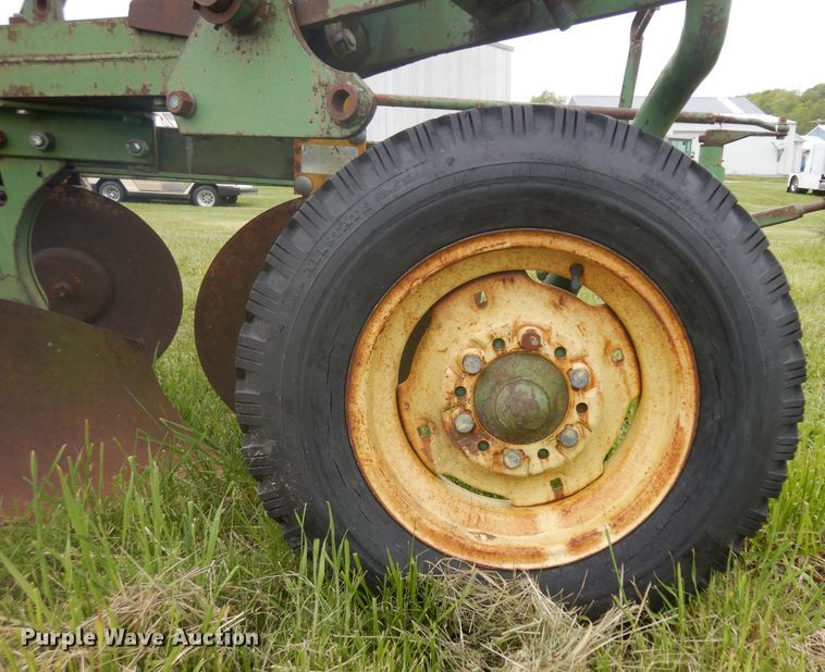 image for item GY9216 Seven bottom plow