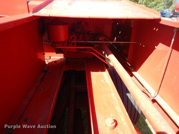 image for item HS9542 2005 Case IH SBX540 small square baler