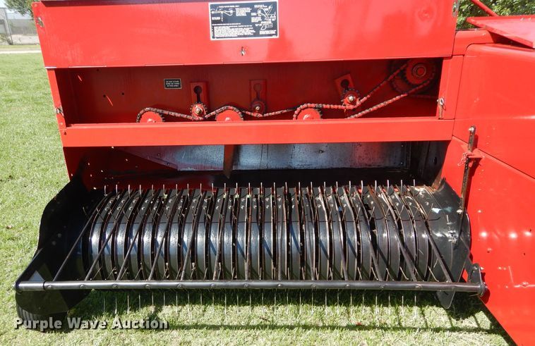 image for item HS9542 2005 Case IH SBX540 small square baler