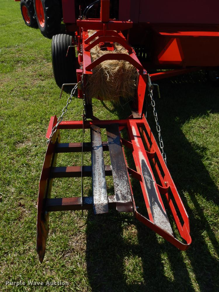 image for item HS9542 2005 Case IH SBX540 small square baler