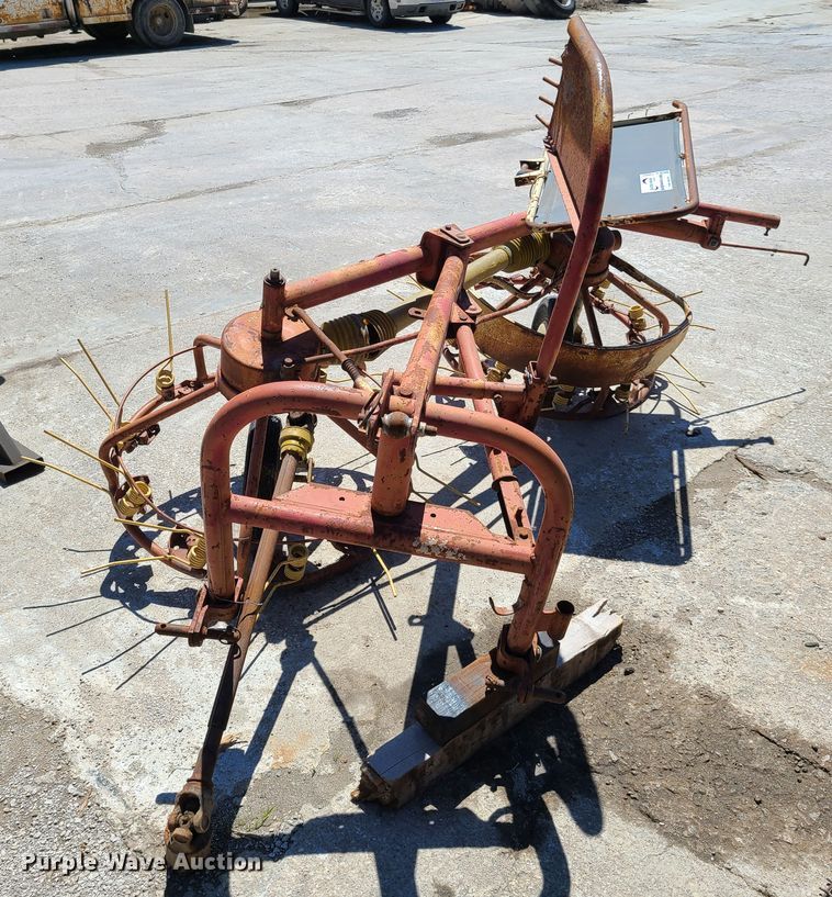 image for item K5860 PZ hay tedder