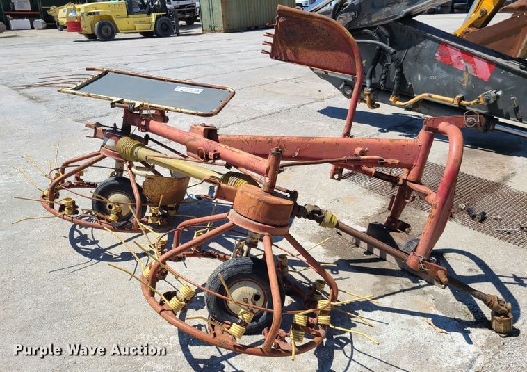 image for item K5860 PZ hay tedder