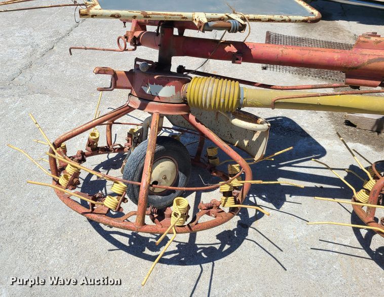 image for item K5860 PZ hay tedder