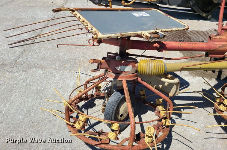 image for item K5860 PZ hay tedder