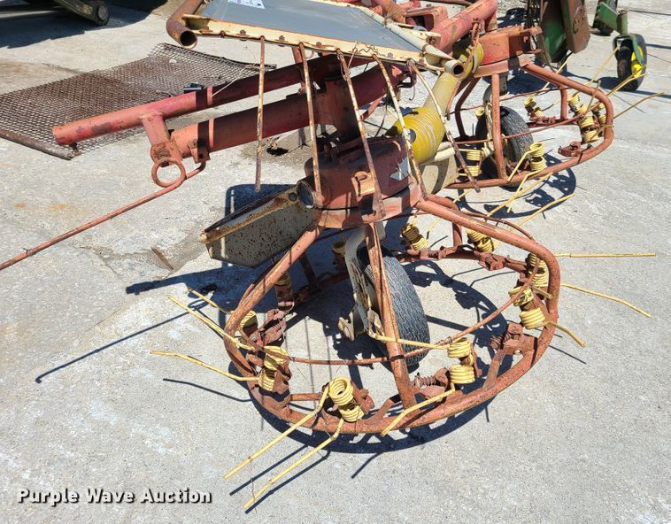 image for item K5860 PZ hay tedder