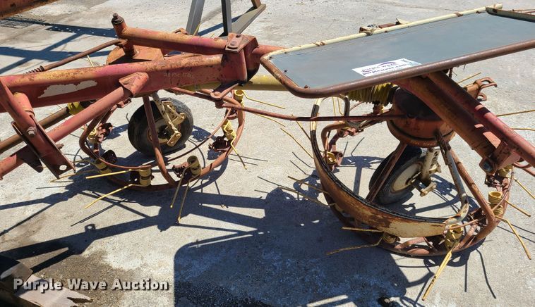 image for item K5860 PZ hay tedder