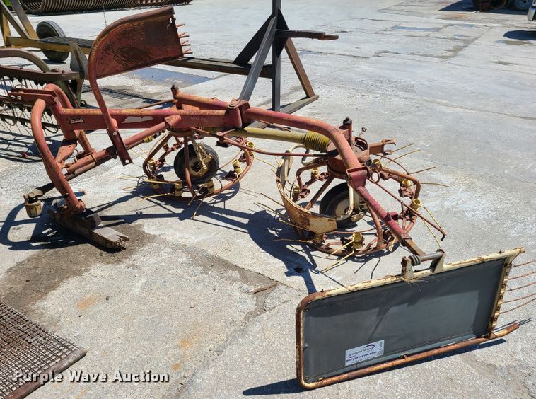 image for item K5860 PZ hay tedder
