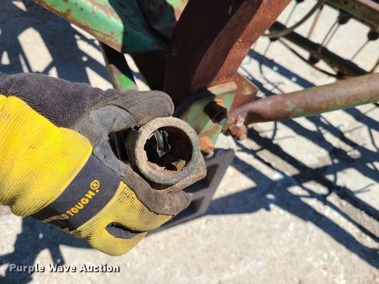 image for item K5861 John Deere hay rake