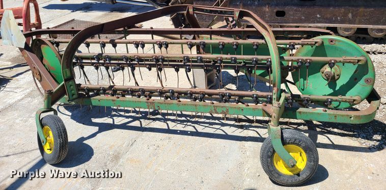 image for item K5861 John Deere hay rake