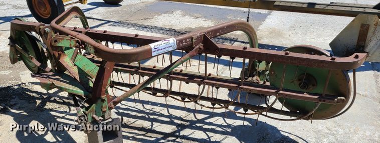 image for item K5861 John Deere hay rake