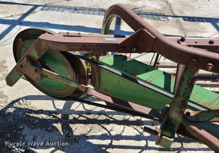 image for item K5861 John Deere hay rake