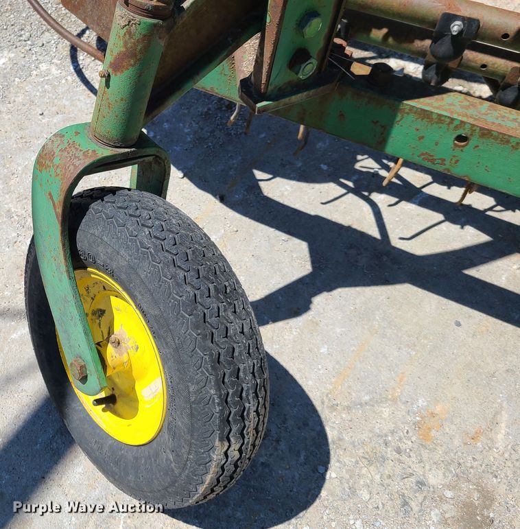 image for item K5861 John Deere hay rake