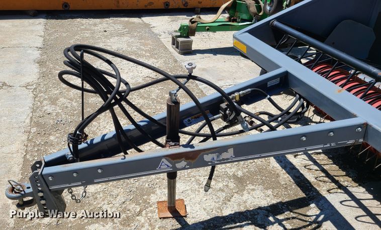 image for item K5863 Matador 7900 windrow inverter