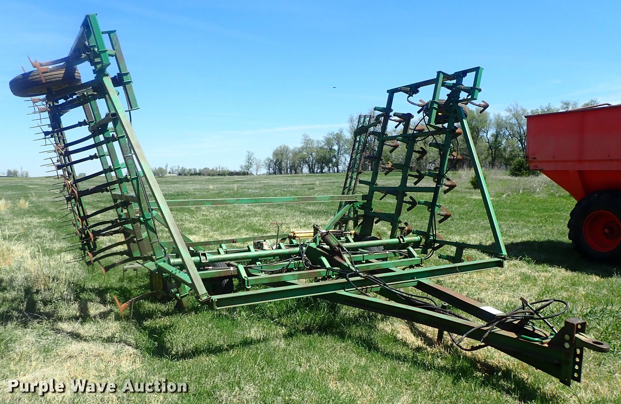 John Deere 1000 field cultivator in Inman, KS Item DG3126 sold