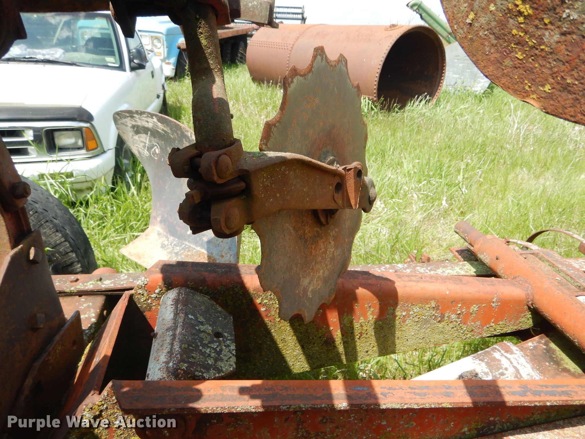 Two bottom plow in Ridgeway, MO Item GO9647 sold Purple Wave