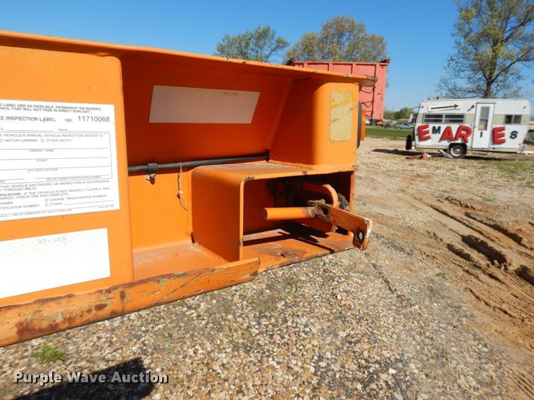 image for item DE5631 2001 Stoughton CCGN-48T flatbed trailer