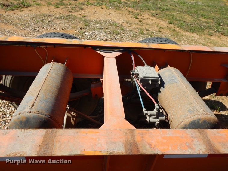 image for item DE5631 2001 Stoughton CCGN-48T flatbed trailer