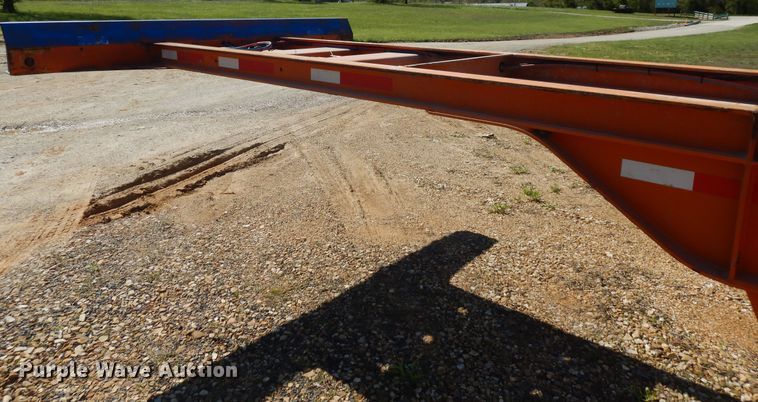 image for item DE5631 2001 Stoughton CCGN-48T flatbed trailer