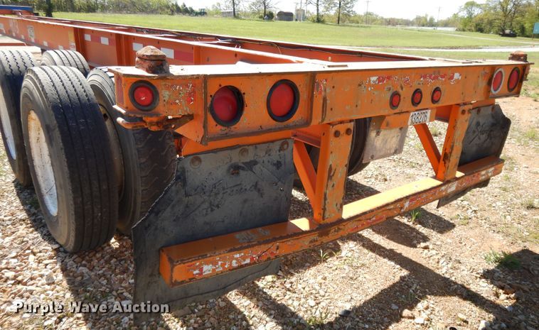image for item DE5631 2001 Stoughton CCGN-48T flatbed trailer