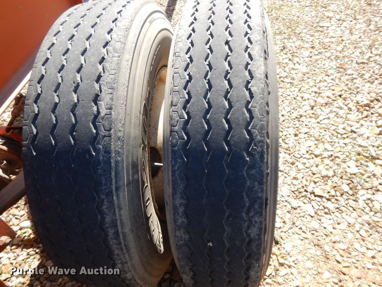 image for item DE5631 2001 Stoughton CCGN-48T flatbed trailer