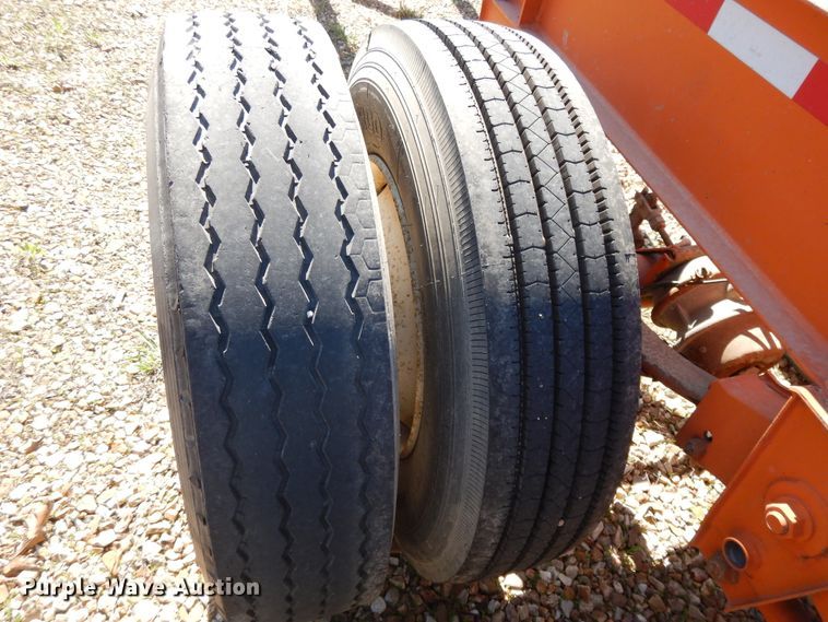 image for item DE5631 2001 Stoughton CCGN-48T flatbed trailer