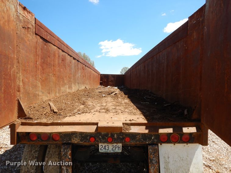 image for item DE5632 2000 Transcraft TL2000W2 scrap trailer