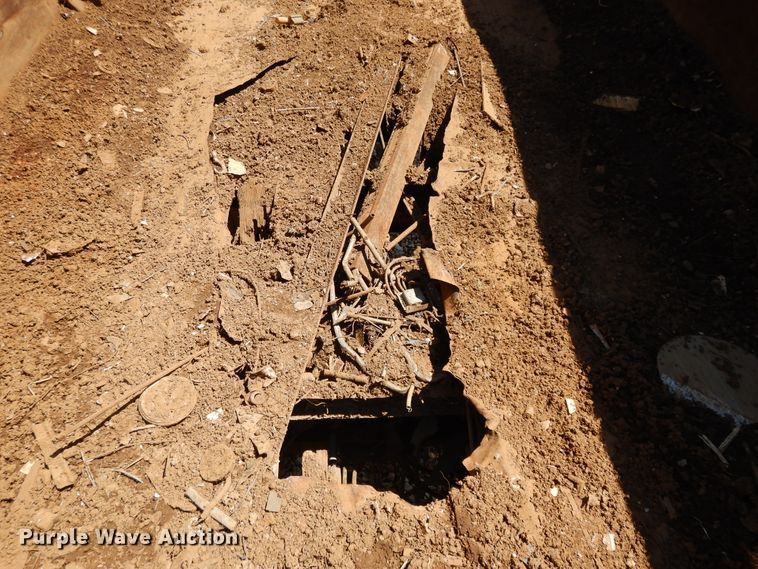 image for item DE5632 2000 Transcraft TL2000W2 scrap trailer